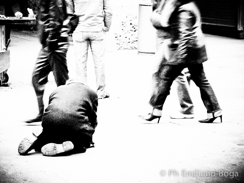 emiliano boga indifference run fast street fotografo milano